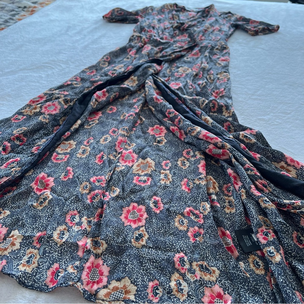 Isabel Marant Étoile Shania Floral-Print Midi Dress in Charcoal - Picture 8 of 11